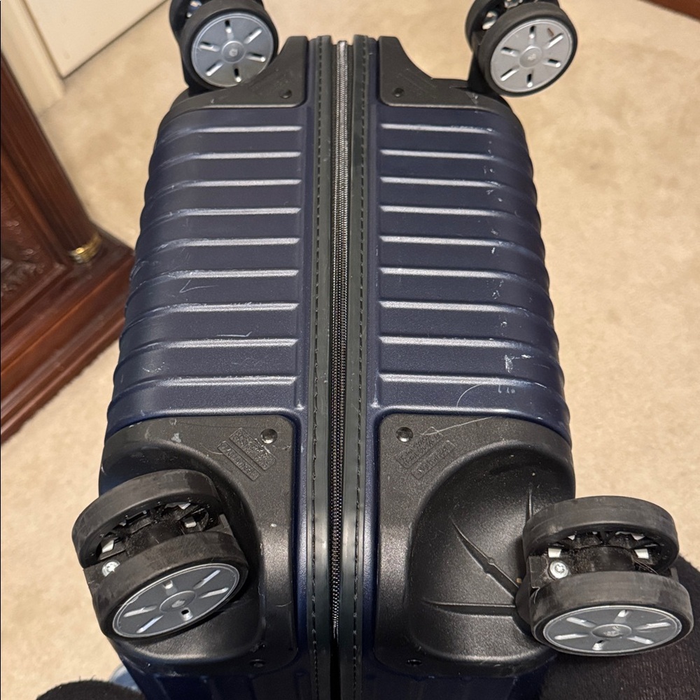 Authentic RIMOWA Navy Blue SALSA Rolling Suitcase - Picture 10 of 12